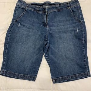 New York and Company shorts size 16